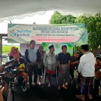 Relawan Petebu Dukung Ganjar Santuni Penyandang Disabilitas dan Anak Yatim Duafa di Cirebon